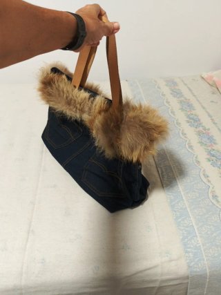 Bolso japonés hecho a mano con jeans, cuero y pelo