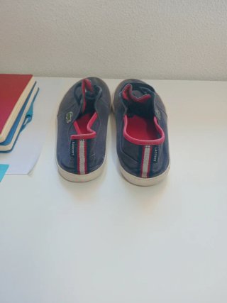 Zapatos Lacoste Azul Marino con Rojo