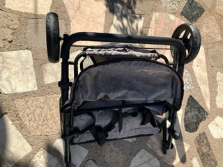 Carrito gemelar para muñecas