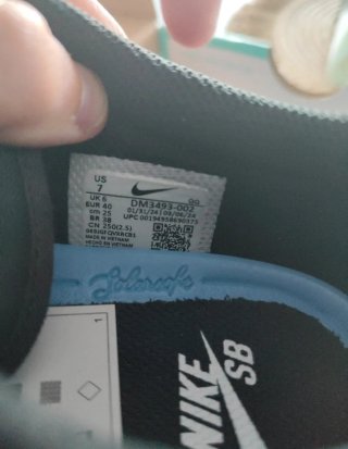 Zapatillas Nike SB Negras Goma Marrón