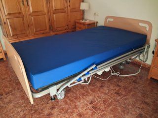 Cama Articulada Eléctrica hospitalaria-geriatrica