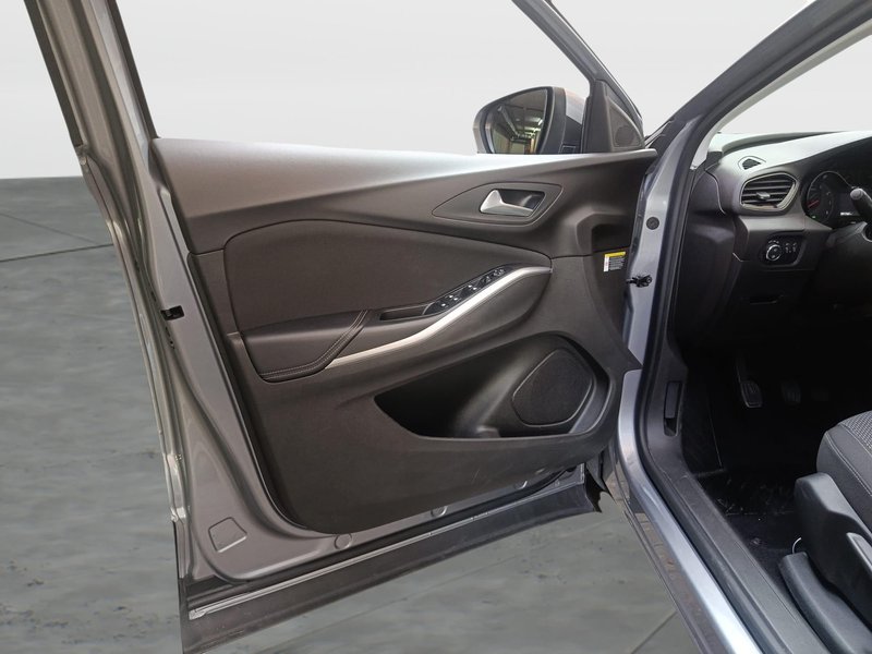 Opel Grandland X 2021, foto 10