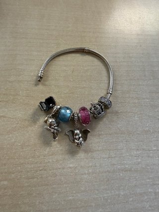 Pulsera Pandora con charms Dumbo y más