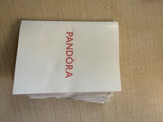 Pulsera Pandora con charms Dumbo y más