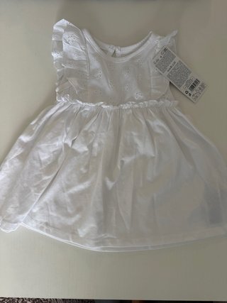 Dress 75 and sandalias 20