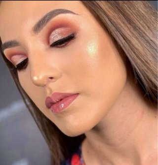 MAQUILLADORA PROFESIONAL