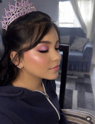 MAQUILLADORA PROFESIONAL
