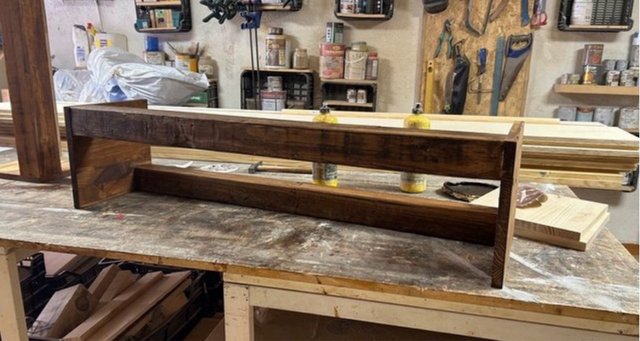 Pedestal madera maciza