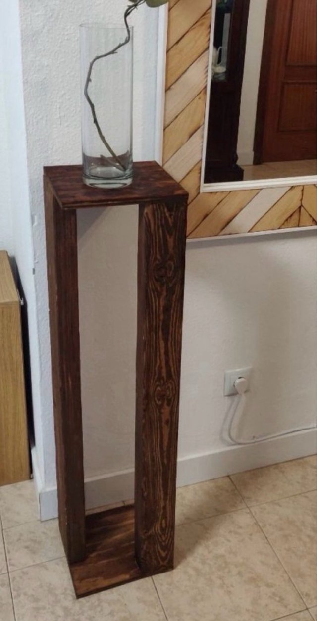 Pedestal madera maciza