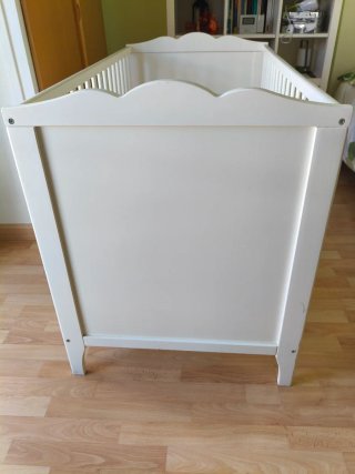 Cuna blanca de madera