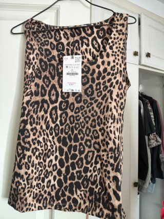 Camiseta Zara Beige Talla L. Talla poco.