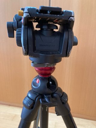 Trípode Manfrotto 755B + Cabeza 501HDV