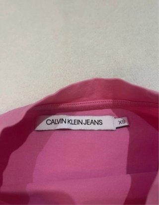 Camiseta Calvin Klein rosa crop top XS mujer nueva