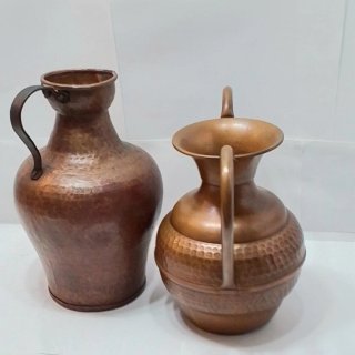 Jarras de cobre martillado
