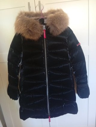 Dichi Chaqueta Negra con Capucha de Pelo