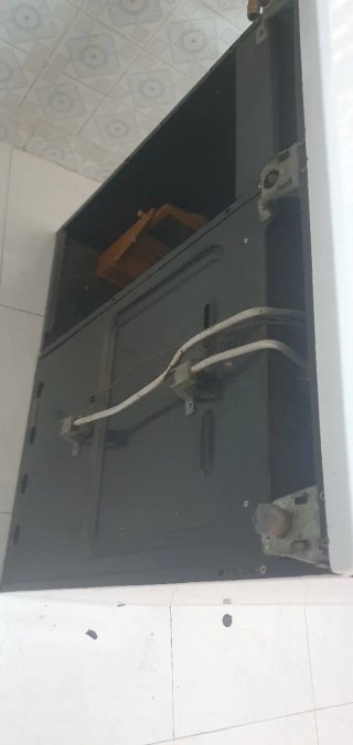 Cocina de gas clásica blanca