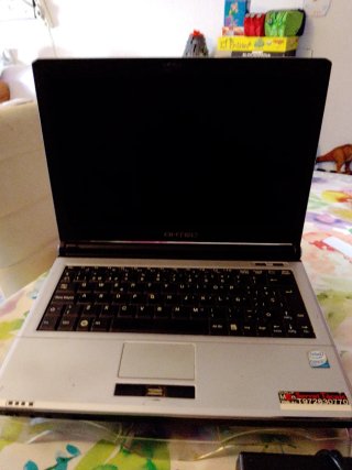 Portátil AHTEC 12" (Core 2 Duo T9300 / 4GB)