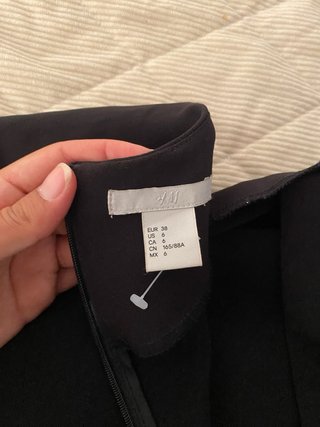 Vestido negro manga larga H&M con pedrería