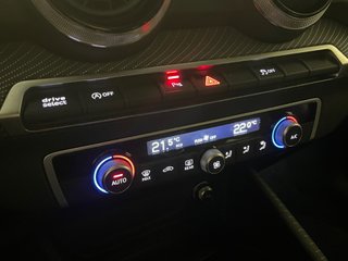 AUDI Q2 35 TFSI Adrenalin Black edition S tronic