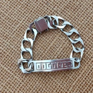 Antigua pulsera de plata.
