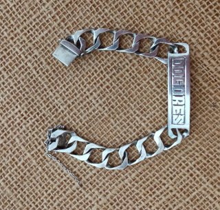 Antigua pulsera de plata.