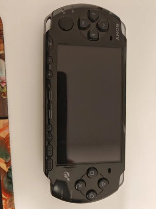 PSP 3000 Negra + 2 Baterías + Cargador