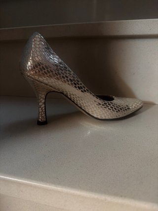 Zapatos de salón dorados Talla 37