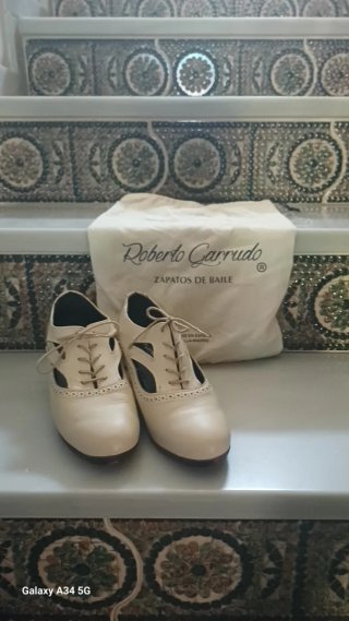 Zapatos de Baile Flamenco Roberto Garrudo Beige