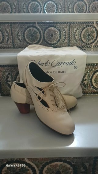 Zapatos de Baile Flamenco Roberto Garrudo Beige