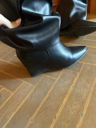 Botas altas de cuña negras marca desconocida