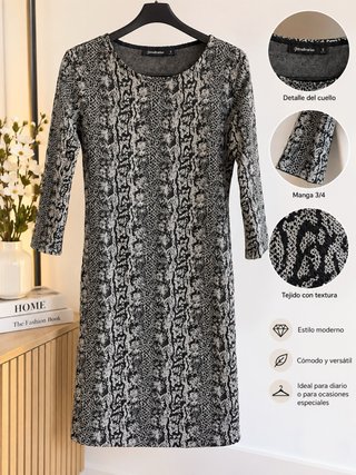 Vestido Stradivarius estampado animal print blanco