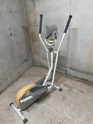 Máquinas de Gimnasio: Elíptica, Bicicleta y Crunch