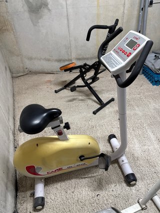 Máquinas de Gimnasio: Elíptica, Bicicleta y Crunch