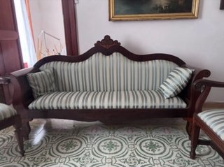 Sofá y 2 butacas antiguas madera y tela. Clasico