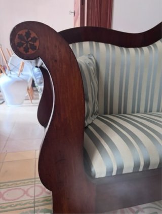 Sofá y 2 butacas antiguas madera y tela. Clasico