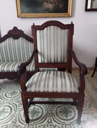 Sofá y 2 butacas antiguas madera y tela. Clasico