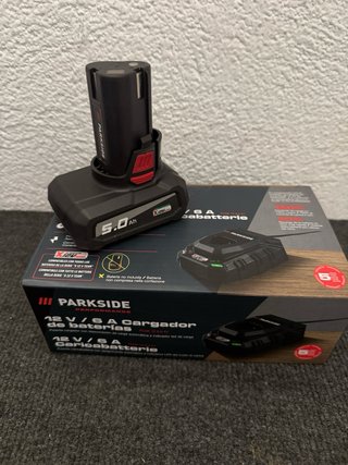 Batería 5Ah 12V y Cargador Rápido Parkside