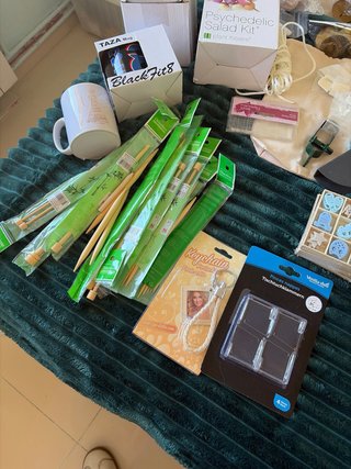 Lote de artículos de manualidades y hogar
