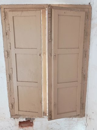Ventana antigua de madera