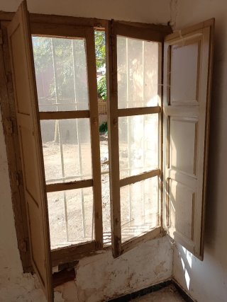 Ventana antigua de madera