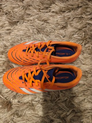 Botas fútbol niño Adidas Predator. Número 35.