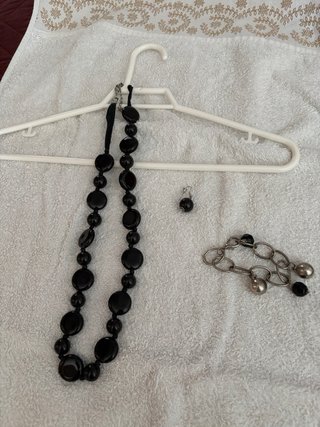 Colgante y 5 pulseras