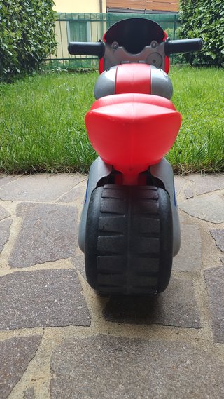 Moto cavalcabile per bambini MOTO FEBER