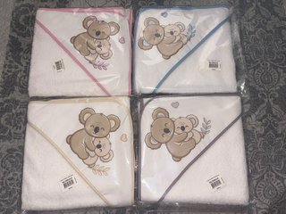 Capa de baño con koalas