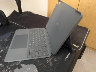 Funda Logitech Combo Touch iPad Air 13 M2/M3/M4