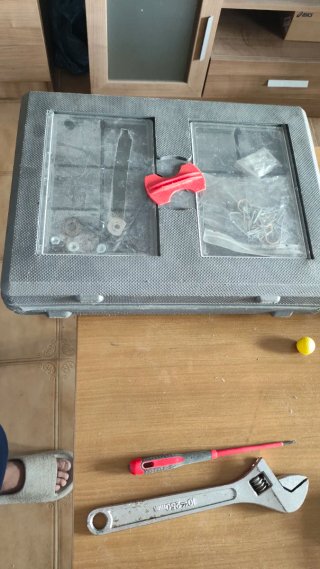 Caja de herramientas con accesorios
