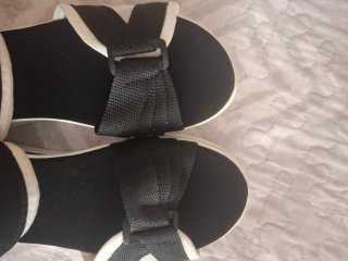 Sandalias negras y blancas talla 38