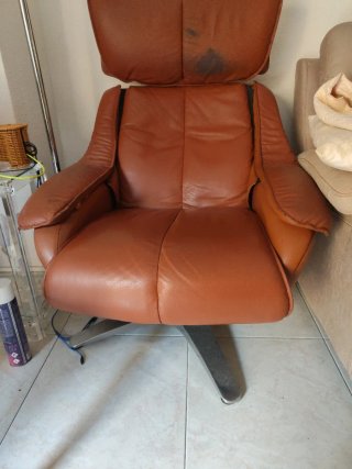 Sillón relax de piel marrón