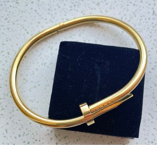 Pulsera Cartier Dorada en Acero Inoxidable