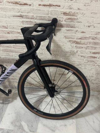 Bicicleta Canyon Grail CF SL8 Carbono